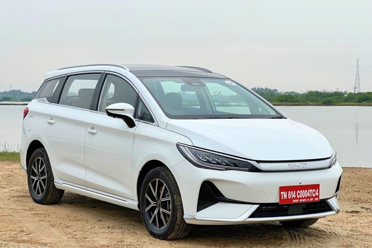 BYD eMax 7 electric MPV parked outdoors, highlighting its modern design and eco-friendly appeal featured in the blog ‘7 Bold Wins & Flaws of the BYD eMax 7
